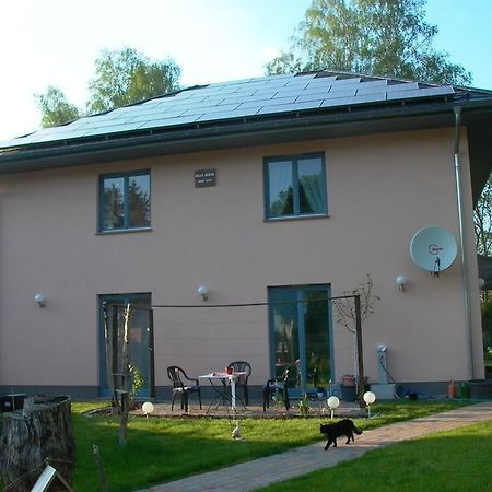 Gaestezimmer Ferienwohnung Villa Alexa, Mit Wallbox Woltersdorf  エクステリア 写真