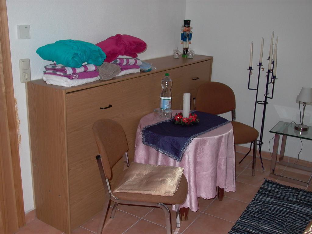 Gaestezimmer Ferienwohnung Villa Alexa, Mit Wallbox Woltersdorf  エクステリア 写真