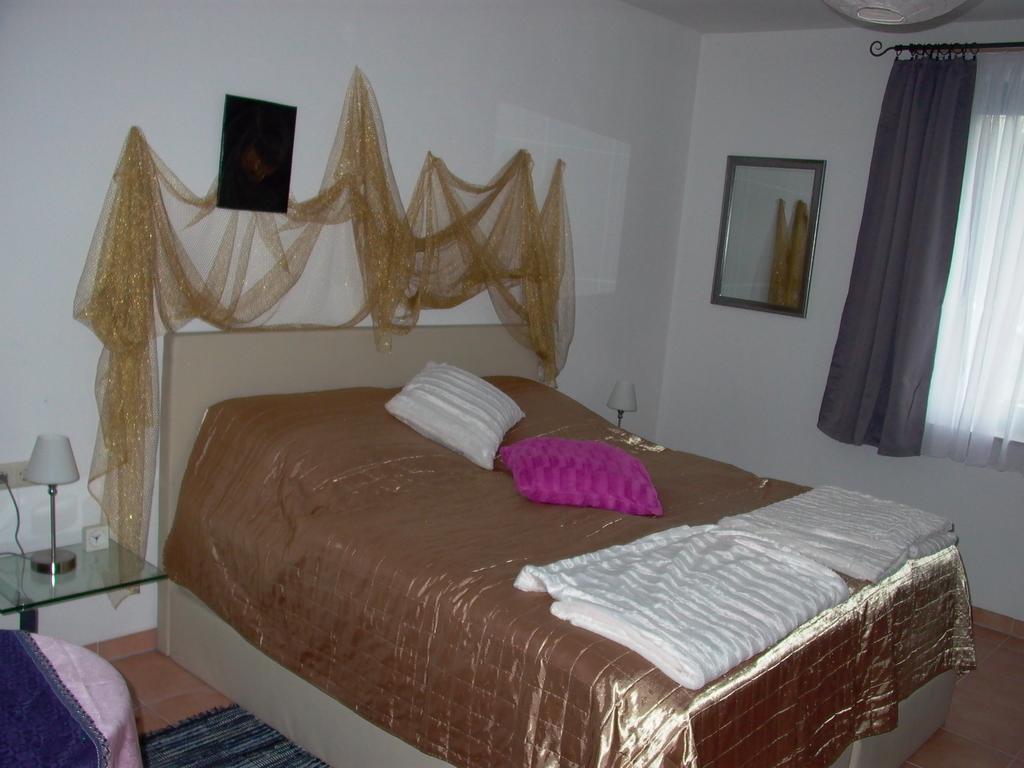 Gaestezimmer Ferienwohnung Villa Alexa, Mit Wallbox Woltersdorf  部屋 写真