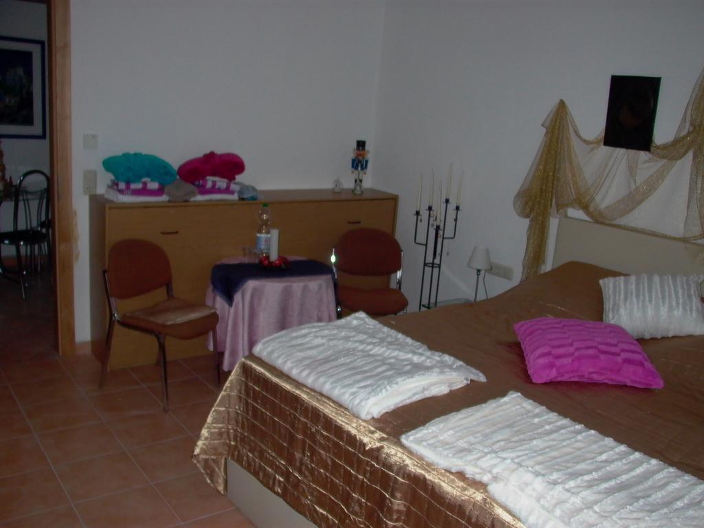 Gaestezimmer Ferienwohnung Villa Alexa, Mit Wallbox Woltersdorf  部屋 写真