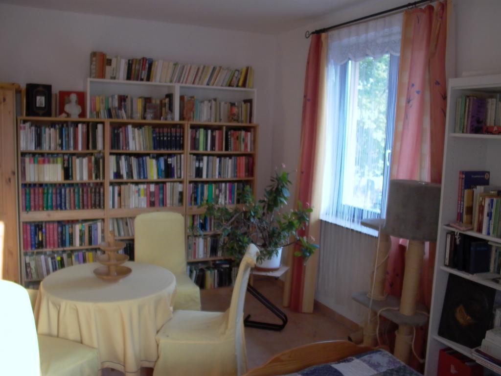 Gaestezimmer Ferienwohnung Villa Alexa, Mit Wallbox Woltersdorf  部屋 写真