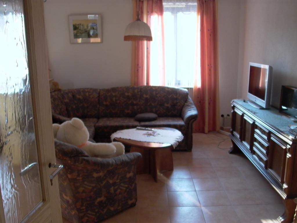 Gaestezimmer Ferienwohnung Villa Alexa, Mit Wallbox Woltersdorf  部屋 写真
